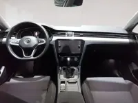 Usado VW Passat Executive 120 CV (88 kW) 2020 Gris plata Berlina