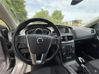 Usado Volvo V40 Momentum 122 CV (89 kW) 2018 Gris / plata Berlina
