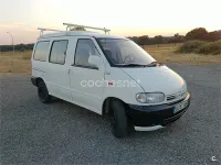 Usado Nissan Cargo 75 CV (55 kW) 1999 Blanco Familiar