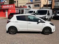 Usado Toyota Yaris Hybrid Active 99 CV (72 kW) 2018 Blanco Berlina
