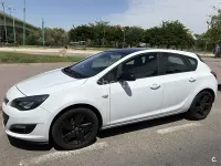 Usado Opel Astra Selective 165 CV (121 kW) 2015 Blanco Berlina