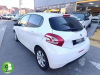 Usado Peugeot 208 Style 82 CV (60 kW) 2014 Blanco Utilitario