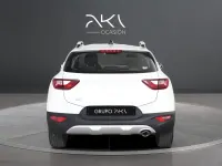 Usado Kia Stonic 100 CV (73 kW) 2025 Blanco SUV