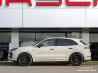 Usado Porsche Cayenne E-Hybrid Black Edition 470 CV (345 kW) 2026 Beige SUV