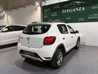Usado Dacia Sandero Lauréate 90 CV (66 kW) 2017 Blanco Utilitario
