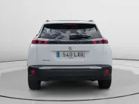 Usado Peugeot 2008 Active 110 CV (80 kW) 2022 Blanco SUV