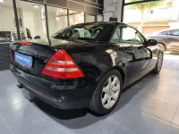 Usado Mercedes SLK200 136 CV (100 kW) 1996 Negro Descapotable