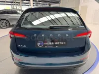 Usado Skoda Scala Ambition 95 CV (69 kW) 2021 Azul Utilitario