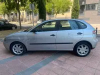 Usado Seat Ibiza Reference 100 CV (73 kW) 2005 Azul Utilitario