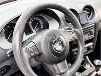 Usado Seat Ibiza Reference 100 CV (73 kW) 2006 Rojo Utilitario