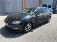 Usado Seat Leon Style 130 CV (95 kW) 2019 Negro Familiar