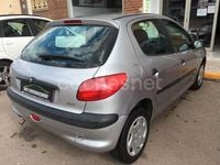 Usado Peugeot 206 70 CV (51 kW) 2001 Gris / plata Berlina