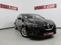 Usado Renault Mégane Business 90 CV (66 kW) 2017 Negro Berlina