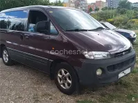 Usado Hyundai H-1 85 CV (62 kW) 1999 Granate Monovolumen