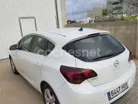 Usado Opel Astra Sportive 110 CV (80 kW) 2011 Blanco Berlina