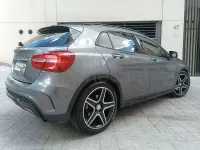 Usado Mercedes GLA220 AMG line 170 CV (125 kW) 2014 Gris / plata SUV