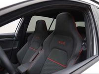 Usado VW Golf VIII GTI 300 CV (220 kW) 2023 Blanco Utilitario