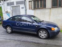 Usado VW Passat Comfortline 110 CV (80 kW) 1997 Azul Berlina