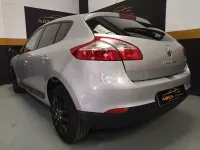 Usado Renault Mégane III Life 115 CV (84 kW) 2013 Gris / plata Berlina