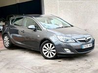 Usado Opel Astra Excellence 130 CV (95 kW) 2013 Gris / plata Berlina