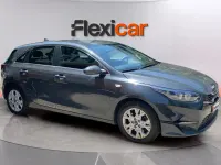 Usado Kia Ceed 136 CV (100 kW) 2023 Gris Utilitario