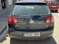 Usado VW Golf IV 100 CV (73 kW) 2004 Azul Berlina