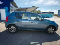 Usado Dacia Sandero Ambiance 75 CV (55 kW) 2009 Azul Berlina