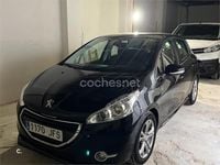 Usado Peugeot 208 Allure 92 CV (67 kW) 2015 Azul Utilitario