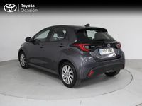 Usado Toyota Yaris Hybrid Active 116 CV (85 kW) 2024 Gris / plata Berlina
