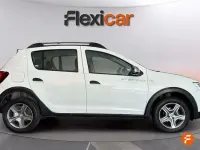 Usado Dacia Sandero Stepway 90 CV (66 kW) 2017 Blanco