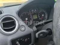 Usado Ford Fiesta Trend 68 CV (50 kW) 2006 Azul Utilitario