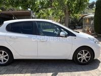 Begagnad Peugeot 208 Style 82 HK (60 kW) 2014 Vit Halvkombi