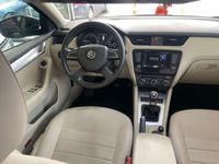 usado Skoda Octavia Combi 2.0TDI CR Elegance 4x4 DSG