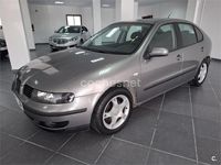 Usado Seat Leon Sport 110 CV (80 kW) 2003 Gris / plata Utilitario