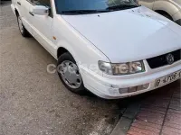 Usado VW Passat 115 CV (84 kW) 1994 Blanco Familiar