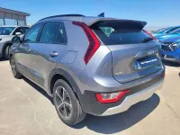 Usado Kia Niro 129 CV (94 kW) 2024 Gris / plata SUV