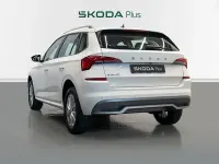 Usado Skoda Kamiq Ambition 110 CV (80 kW) 2021 Blanco SUV