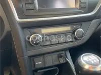 Usado Toyota Auris 124 CV (91 kW) 2014 Negro Berlina