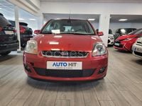 Usado Ford Fiesta Ghia 90 CV (66 kW) 2005 Granate Utilitario