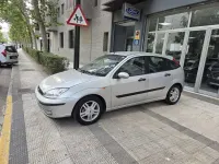 Usado Ford Focus Trend 115 CV (84 kW) 2003 Plateado Utilitario