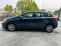 Usado Toyota Auris Active 90 CV (66 kW) 2014 Azul Berlina