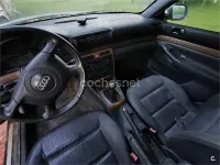 Usado Audi A4 110 CV (80 kW) 1999 Gris / plata Berlina