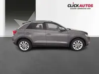 Usado VW T-Roc Life 151 CV (111 kW) 2024 Azul SUV
