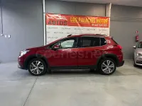Usado Peugeot 2008 Allure 120 CV (88 kW) 2018 Rojo SUV