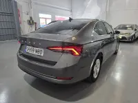 Usado Skoda Octavia G-TEC Ambition 131 HP (96 kW) 2022 Cinzento Sedan
