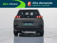 Usado Peugeot 5008 Active 130 CV (95 kW) 2019 Verde SUV