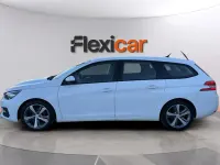 Usado Peugeot 308 SW Access 100 CV (73 kW) 2018 Blanco Familiar