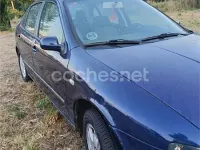 Usado Seat Toledo Stella 100 CV (73 kW) 2001 Azul Berlina