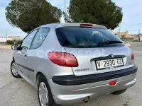 Begagnad Peugeot 206 70 HK (51 kW) 2000 Grå Sedan