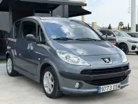 Usado Peugeot 1007 75 CV (55 kW) 2008 Gris Monovolumen